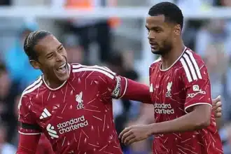 Van Dijk Urges Gakpo to Stay Amidst Man City Transfer Speculation