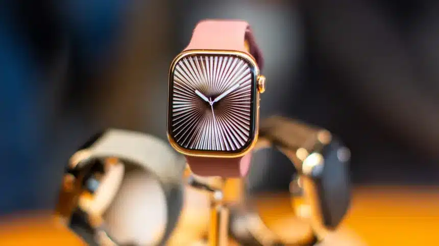 Smartwatch Flashlight: More Useful Than You Think Smartwatch Flashlight: More Useful Than You Think