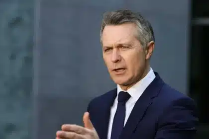 Education Minister Defends Respectful Teaching Amidst Curriculum Debate