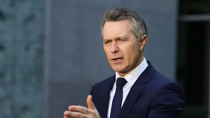 Education Minister Defends Respectful Teaching Amidst Curriculum Debate Education Minister Defends Respectful Teaching Amidst Curriculum Debate