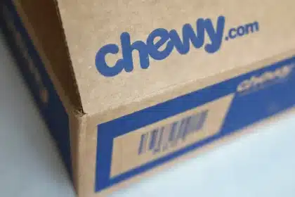 Chewy Stock: Q2 Expectations Lowered, Analyst Remains Bullish
