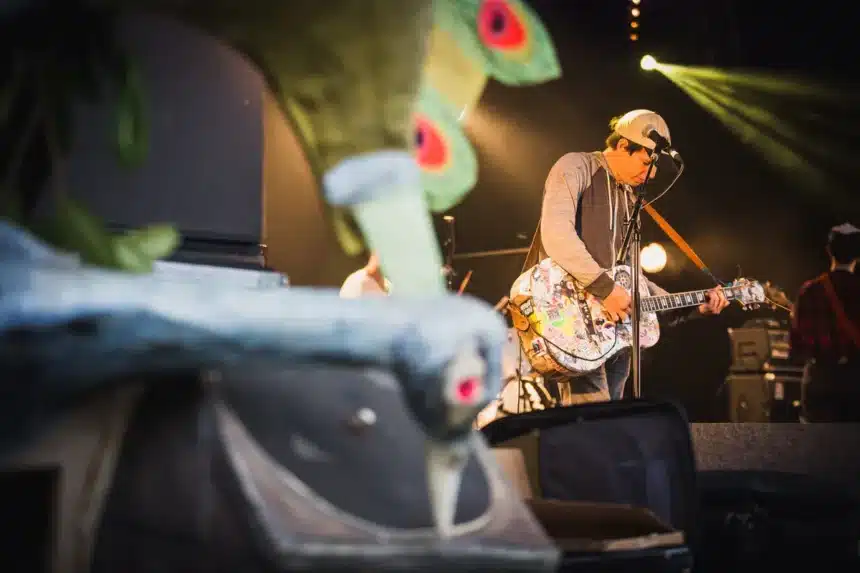Jeffrey Lewis Covers Boyz II Men at End of the Road Festival