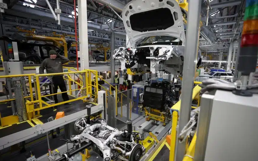 UK Minister Rules Out JLR Bailout Amid Job Cut Reports UK Minister Rules Out JLR Bailout Amid Job Cut Reports