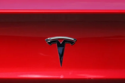 Tesla’s Cybercab Debut: Hype Meets Reality