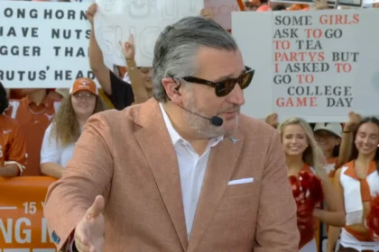 Ted Cruz Booed at College GameDay Event
