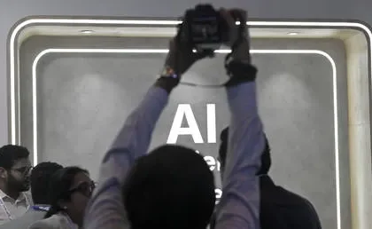 Trump Dismisses AI Existential Threat as ‘Hoax’