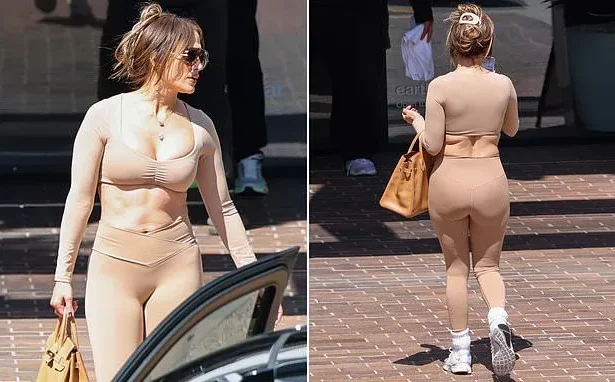 Jennifer Lopez Flaunts Fit Physique at Gym