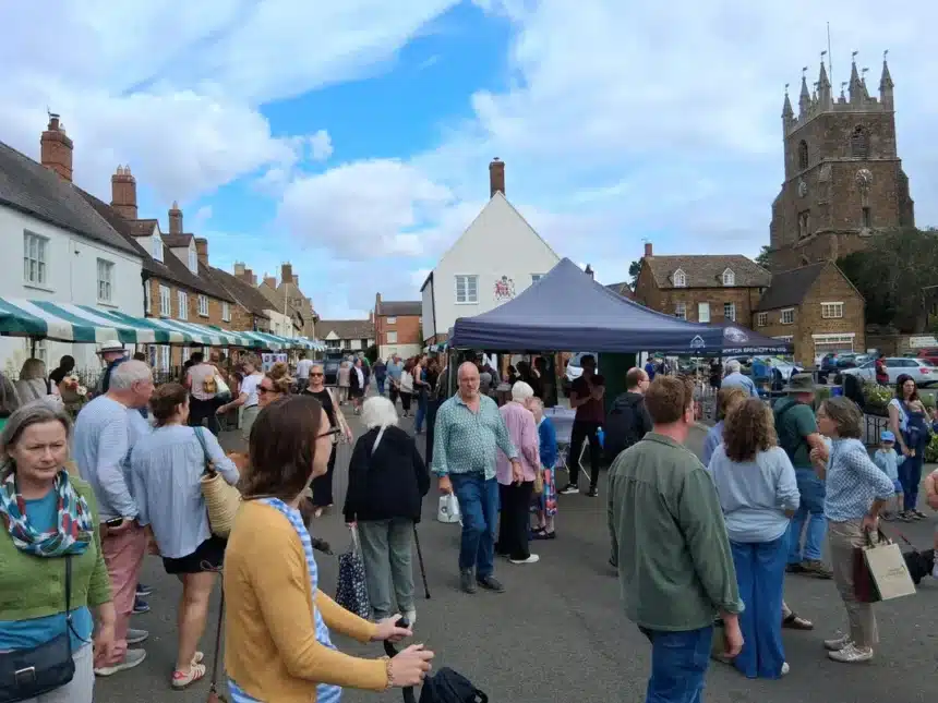 Deddington Farmers’ Market Marks 25 Years of Community Success Deddington Farmers’ Market Marks 25 Years of Community Success